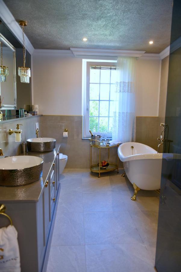 Villa Giardino Heritage Boutique Hotel Bol Exteriör bild