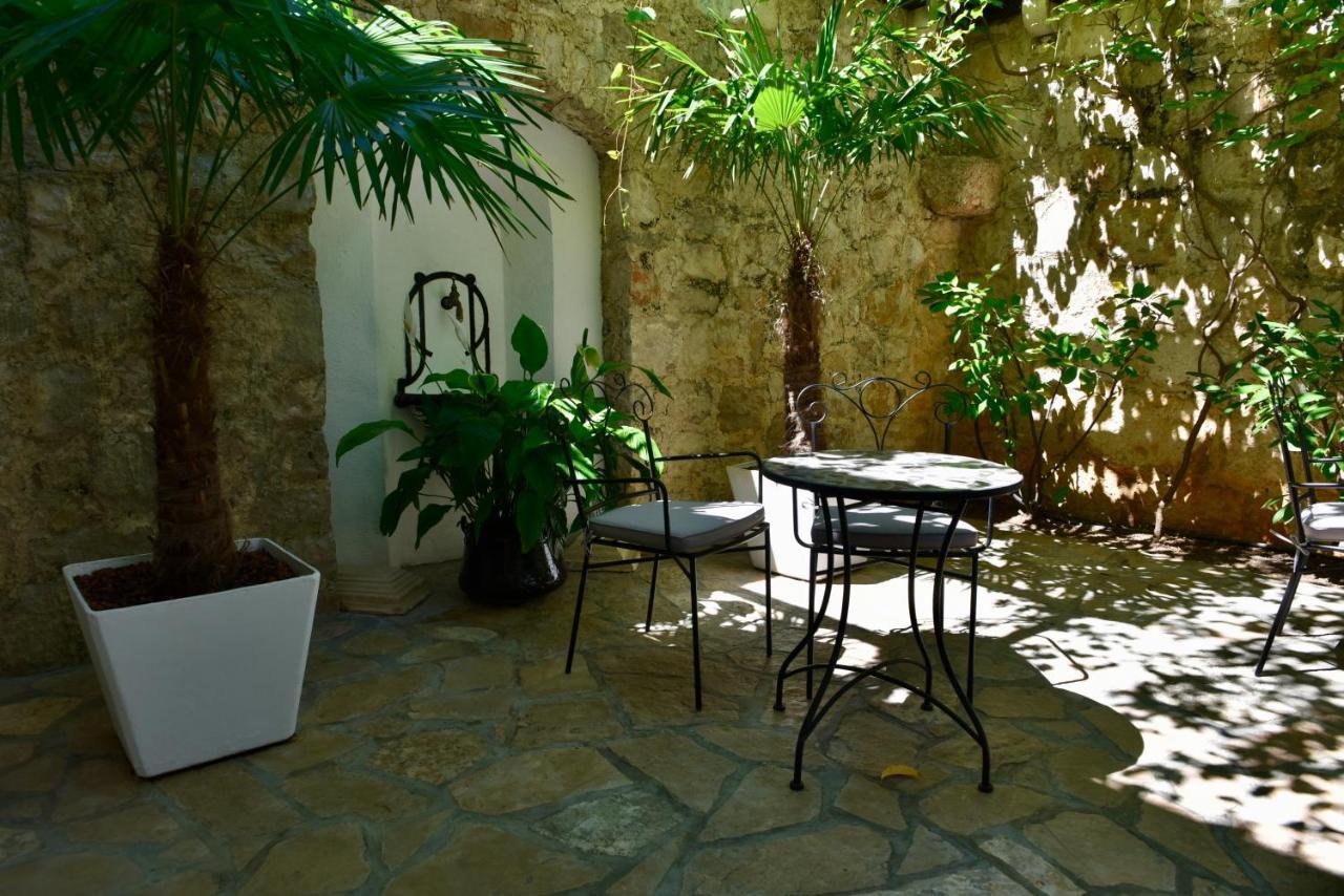 Villa Giardino Heritage Boutique Hotel Bol Exteriör bild