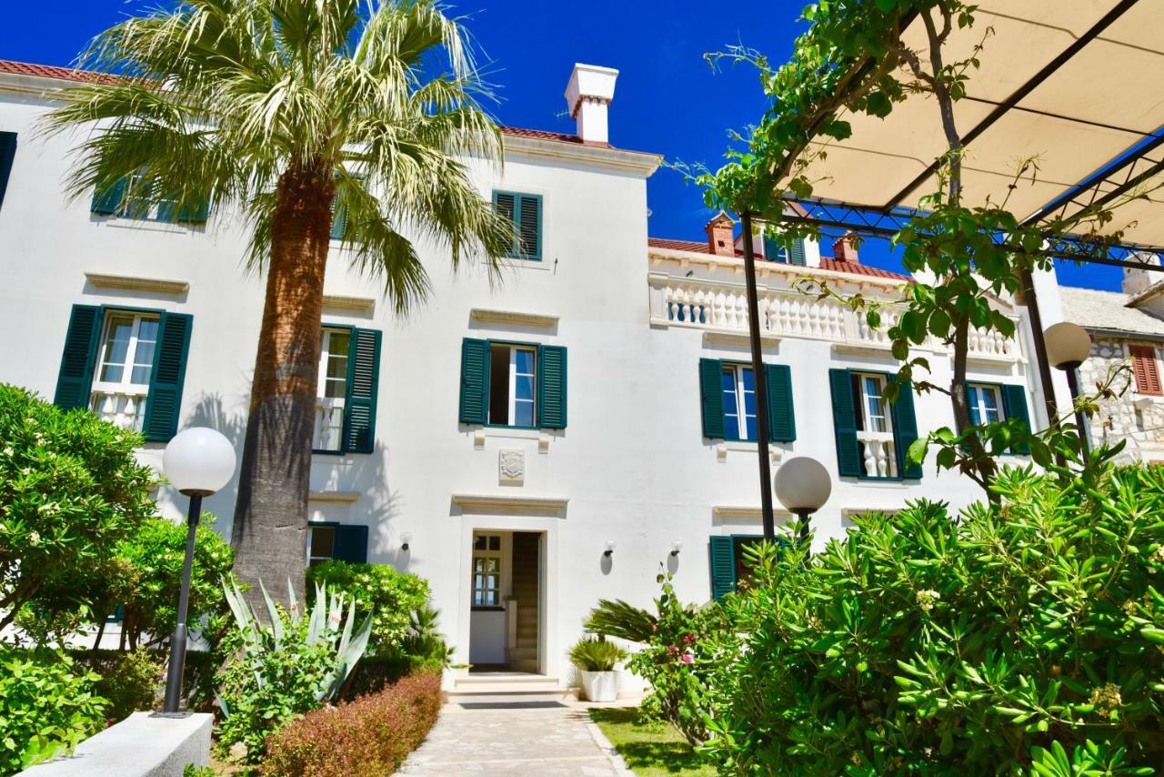 Villa Giardino Heritage Boutique Hotel Bol Exteriör bild